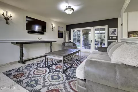 Living - 3050 E Marlette Ave, Phoenix, AZ 85016 photo 6 of 10