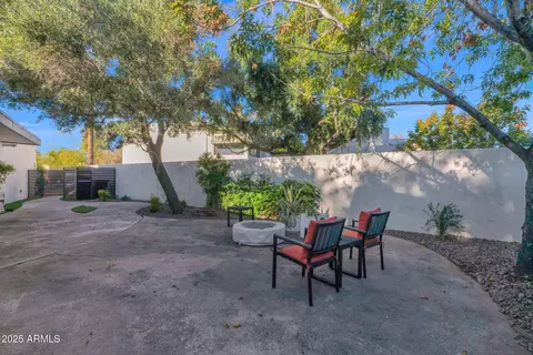 Exterior - 4834 Earll Dr E, Phoenix, AZ 85018 photo 5 of 10