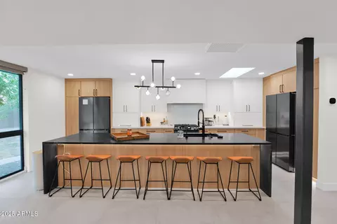 Kitchen - 4834 Earll Dr E, Phoenix, AZ 85018 photo 1 of 5