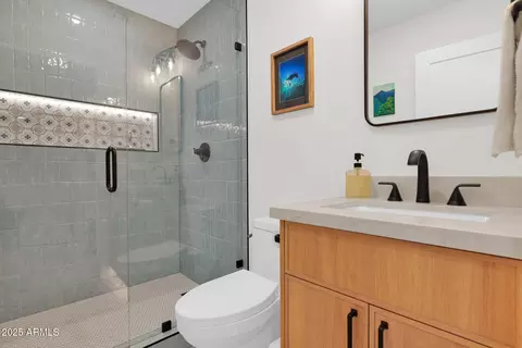 Bath - 4834 Earll Dr E, Phoenix, AZ 85018 photo 7 of 7
