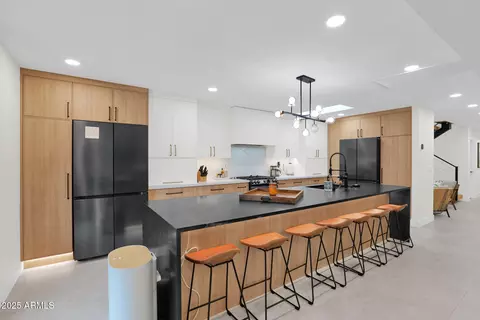 Kitchen - 4834 Earll Dr E, Phoenix, AZ 85018 photo 2 of 5