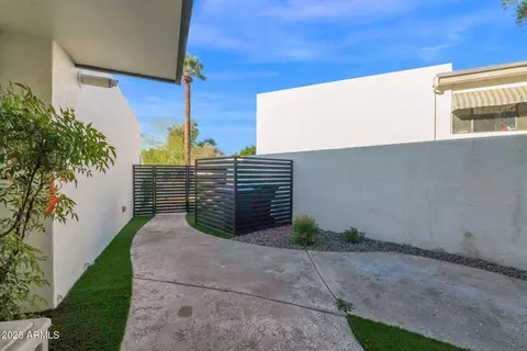 Exterior - 4834 Earll Dr E, Phoenix, AZ 85018 photo 6 of 10