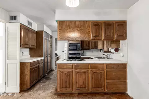 8236 N 15th Dr, Phoenix, AZ 85021 photo 13