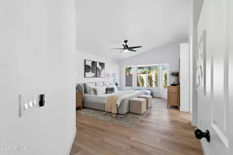 Entry Way - 4438 E Rowel Rd, Phoenix, AZ 85050 photo 2 of 2