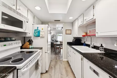 Kitchen - 7628 N 19th Dr, Phoenix, AZ 85021 photo 1 of 3