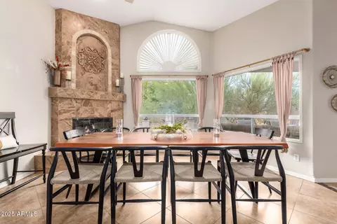 Dining - 1706 E Waltann Ln, Phoenix, AZ 85022 photo 2 of 2
