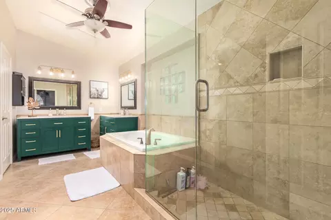 Bath - 1706 E Waltann Ln, Phoenix, AZ 85022 photo 2 of 4