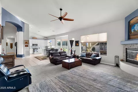 Living - 907 E Carlise Rd, Phoenix, AZ 85086 photo 3 of 5
