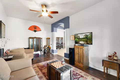 Living - 907 E Carlise Rd, Phoenix, AZ 85086 photo 4 of 5