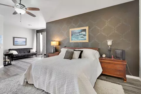 Bedroom - 907 E Carlise Rd, Phoenix, AZ 85086 photo 2 of 3