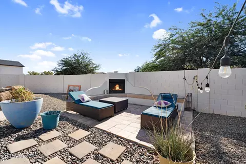 Exterior - 907 E Carlise Rd, Phoenix, AZ 85086 photo 10 of 17