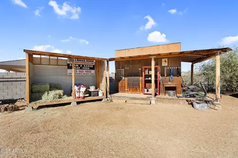 Exterior - 907 E Carlise Rd, Phoenix, AZ 85086 photo 16 of 17