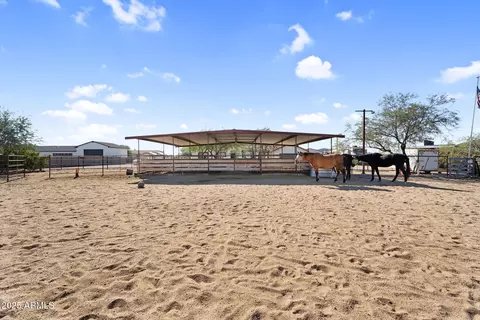 Exterior - 907 E Carlise Rd, Phoenix, AZ 85086 photo 11 of 17