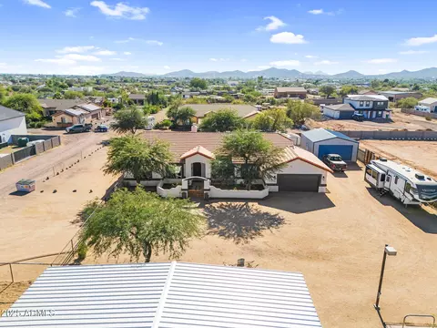 View/Area - 907 E Carlise Rd, Phoenix, AZ 85086 photo 5 of 14
