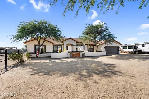 Exterior - 907 E Carlise Rd, Phoenix, AZ 85086 photo 2 of 17
