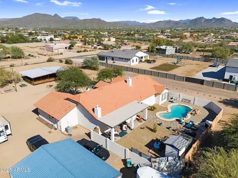 View/Area - 907 E Carlise Rd, Phoenix, AZ 85086 photo 9 of 14
