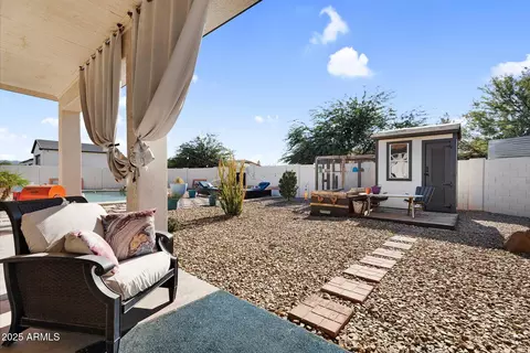 Exterior - 907 E Carlise Rd, Phoenix, AZ 85086 photo 8 of 17