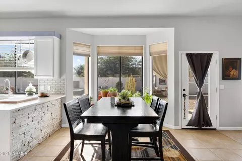 Dining - 907 E Carlise Rd, Phoenix, AZ 85086 photo 1 of 1