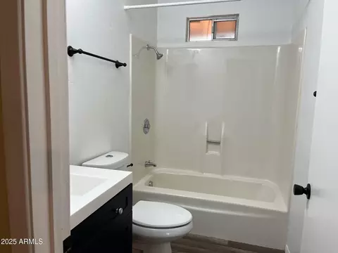 Bath - 211 E Forest Dr, Payson, AZ 85541 photo 1 of 1