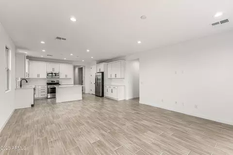 5423 W Royal Palm Rd, Glendale, AZ 85302 photo 9