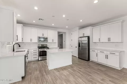 5423 W Royal Palm Rd, Glendale, AZ 85302 photo 3