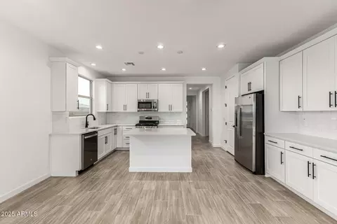 5423 W Royal Palm Rd, Glendale, AZ 85302 photo 4