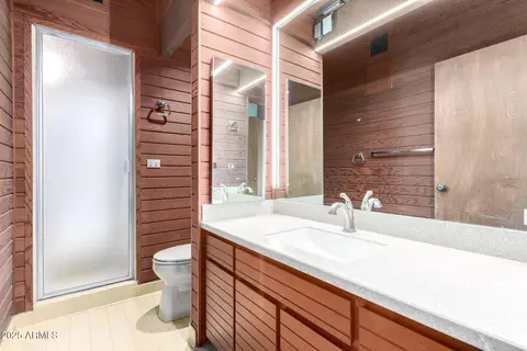 Bath - 5275 N Camelhead Rd, Phoenix, AZ 85018 photo 3 of 6