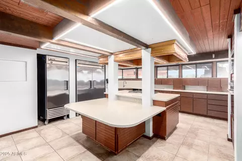 Kitchen - 5275 N Camelhead Rd, Phoenix, AZ 85018 photo 1 of 3