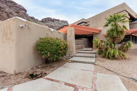 Exterior - 5275 N Camelhead Rd, Phoenix, AZ 85018 photo 2 of 4