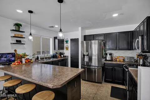 Kitchen - 2119 W Central Ave, Coolidge, AZ 85128 photo 2 of 4