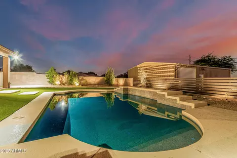 Exterior - 513 E Jordon Ln, Phoenix, AZ 85086 photo 4 of 4