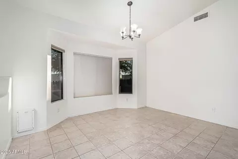 Living - 513 E Jordon Ln, Phoenix, AZ 85086 photo 3 of 4