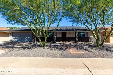 10316 W Salem Dr, Sun City, AZ 85351