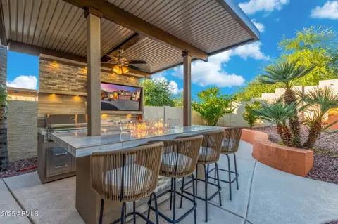 6430 W Hackamore Dr, Phoenix, AZ 85083