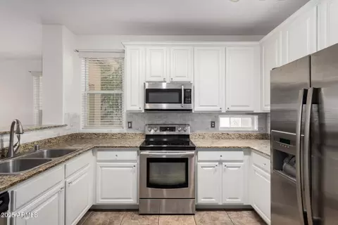 Kitchen - 10134 E Isabella Ave, Mesa, AZ 85209 photo 3 of 3