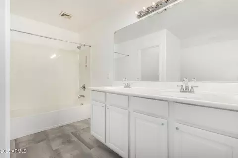Bath - 10134 E Isabella Ave, Mesa, AZ 85209 photo 1 of 3