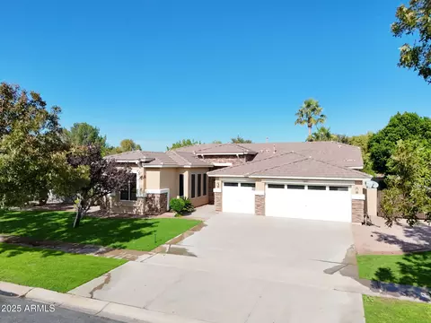Exterior - 3122 E Cotton Ln, Gilbert, AZ 85234 photo 2 of 10