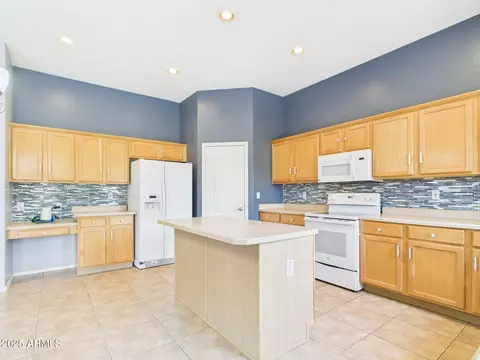 Kitchen - 3122 E Cotton Ln, Gilbert, AZ 85234 photo 3 of 4