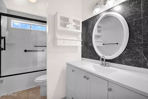 Bath - 17634 N 18th Dr, Phoenix, AZ 85023 photo 3 of 4