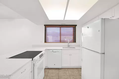 Kitchen - 17634 N 18th Dr, Phoenix, AZ 85023 photo 2 of 4