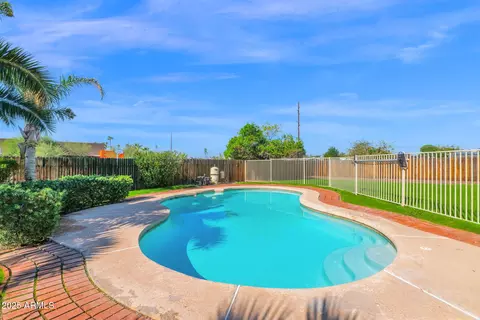 Exterior - 17634 N 18th Dr, Phoenix, AZ 85023 photo 1 of 11