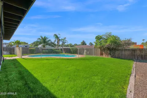 Exterior - 17634 N 18th Dr, Phoenix, AZ 85023 photo 6 of 11