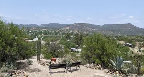 34930 S Cholla Dr, Black Canyon City, AZ 85324