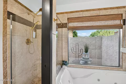Bath - 4346 E Carol Ann Ln, Phoenix, AZ 85032 photo 2 of 6