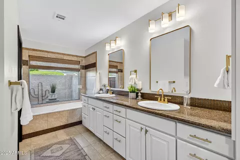 Bath - 4346 E Carol Ann Ln, Phoenix, AZ 85032 photo 1 of 6