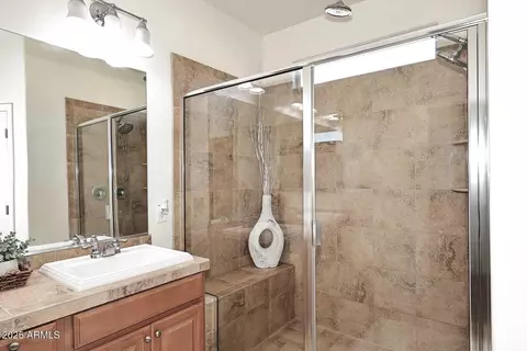 Bath - 3918 E Narrowleaf Dr, Gilbert, AZ 85298 photo 2 of 6