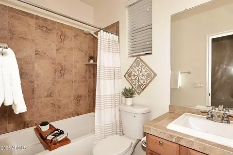 Bath - 3918 E Narrowleaf Dr, Gilbert, AZ 85298 photo 5 of 6