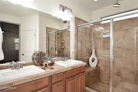 Bath - 3918 E Narrowleaf Dr, Gilbert, AZ 85298 photo 1 of 6