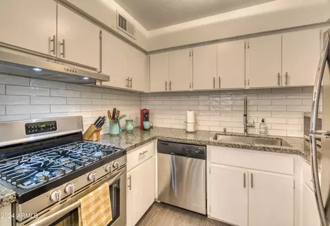 4950 N Miller Rd N #338, Scottsdale, AZ 85251