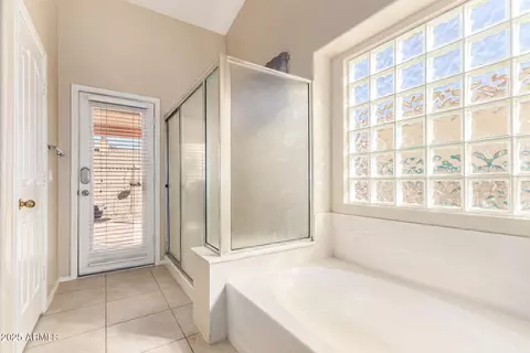 Bath - 7349 E Keats Ave, Mesa, AZ 85209 photo 2 of 3